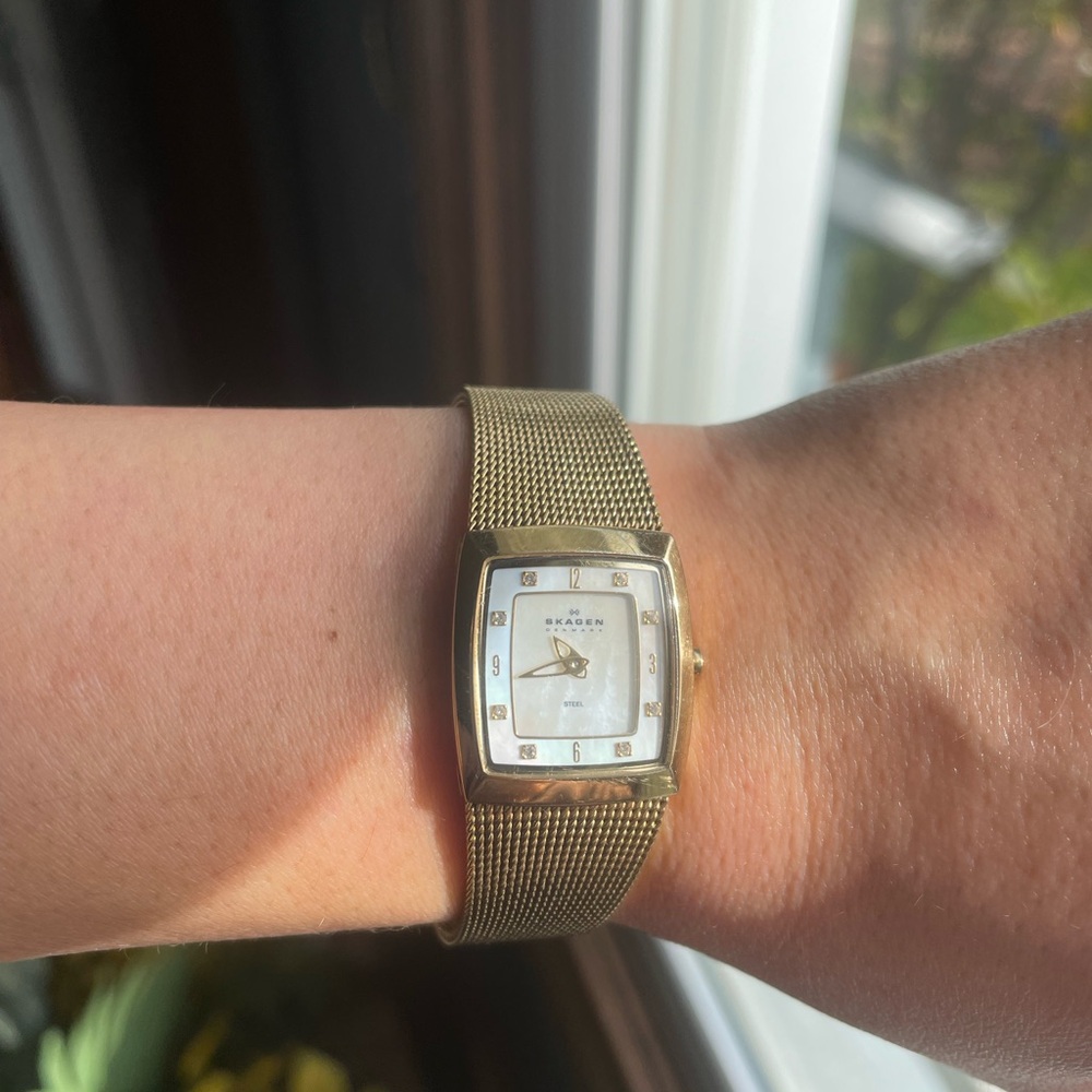 Gold Skagen Watch - Picture 5 of 5